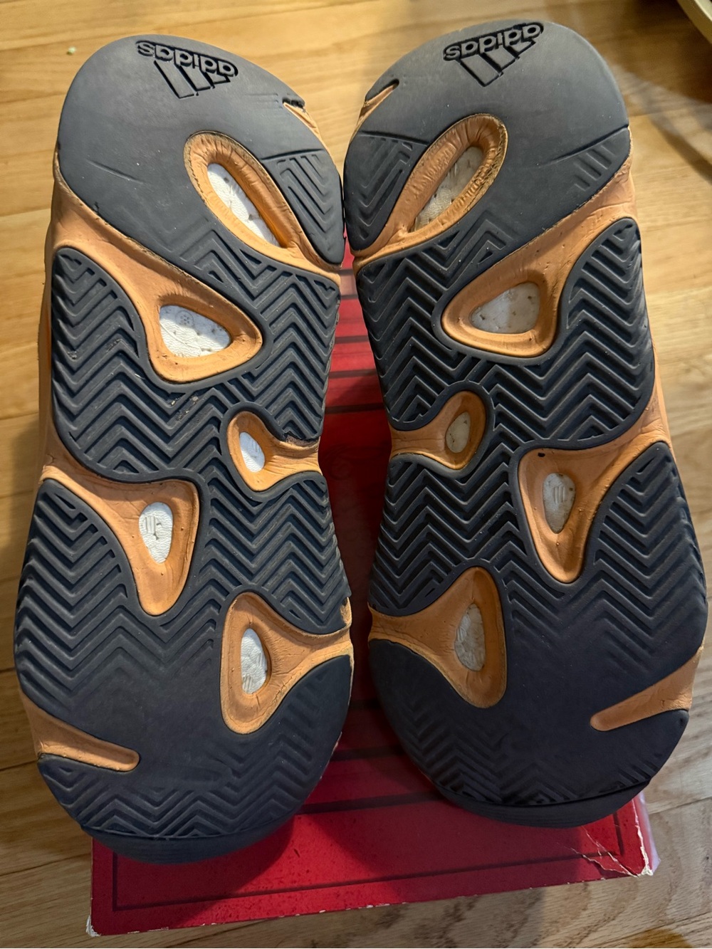 Yeezy 700 ‘Sun’ - Picture 4 of 5